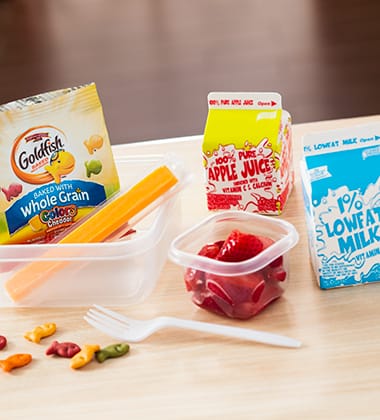 GOLDFISH® BAKED WITH WHOLE GRAIN COLORS BREAKFAST COMBO